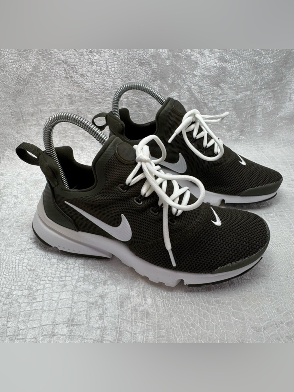 Nike Presto Fly sneakers, Boys Size 4